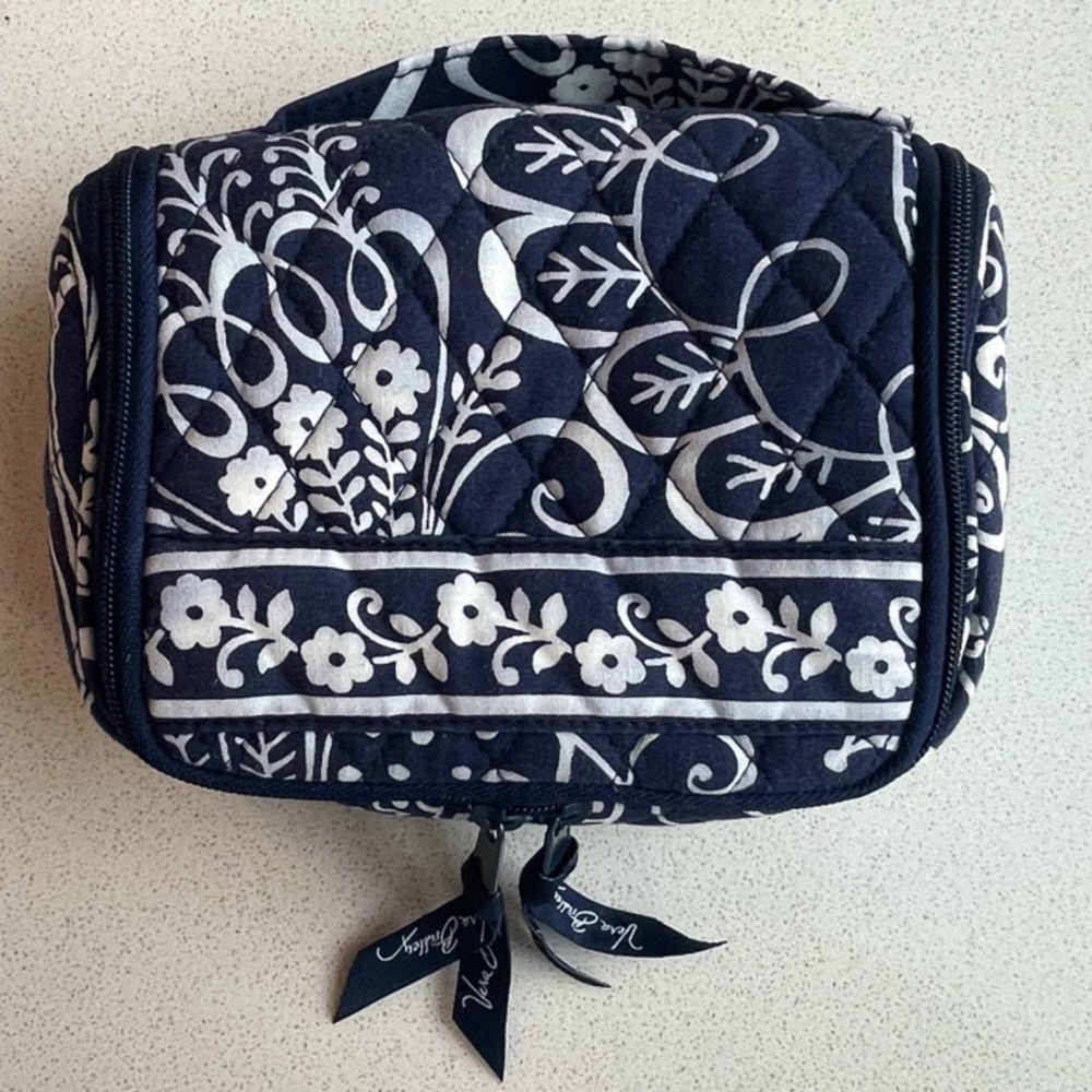 Vera Bradley Hanging Travel Organizer
